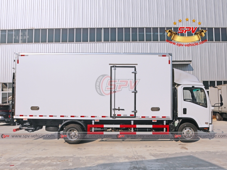 Cargo Van ISUZU with Tailgate - RS Cargo Van ISUZU with Tailgate - RS